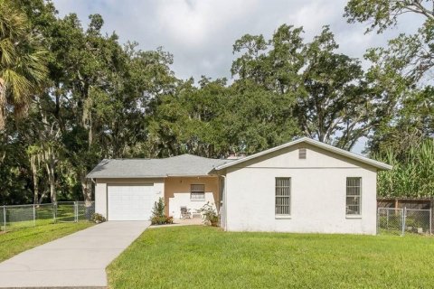 Villa ou maison à vendre à New Port Richey, Floride: 2 chambres, 149.39 m2 № 2352450 - photo 2