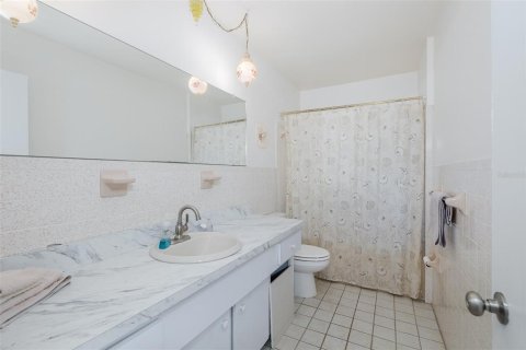 Villa ou maison à vendre à New Port Richey, Floride: 2 chambres, 149.39 m2 № 2352450 - photo 15
