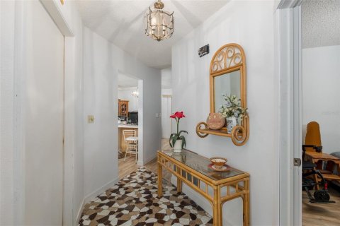 Villa ou maison à vendre à New Port Richey, Floride: 2 chambres, 149.39 m2 № 2352450 - photo 10