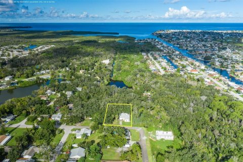 Villa ou maison à vendre à New Port Richey, Floride: 2 chambres, 149.39 m2 № 2352450 - photo 5