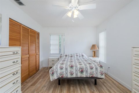 Villa ou maison à vendre à New Port Richey, Floride: 2 chambres, 149.39 m2 № 2352450 - photo 19