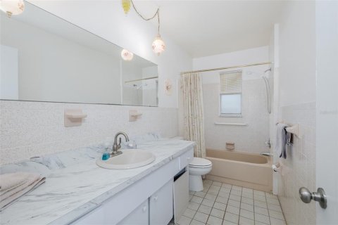 Villa ou maison à vendre à New Port Richey, Floride: 2 chambres, 149.39 m2 № 2352450 - photo 16