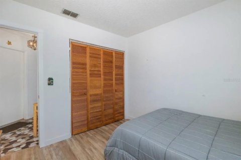 Villa ou maison à vendre à New Port Richey, Floride: 2 chambres, 149.39 m2 № 2352450 - photo 14