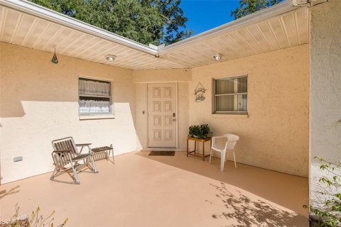 Villa ou maison à vendre à New Port Richey, Floride: 2 chambres, 149.39 m2 № 2352450 - photo 3
