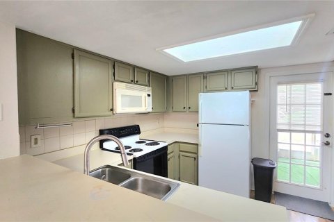Touwnhouse à louer à Palm Harbor, Floride: 2 chambres, 82.31 m2 № 2415314 - photo 10