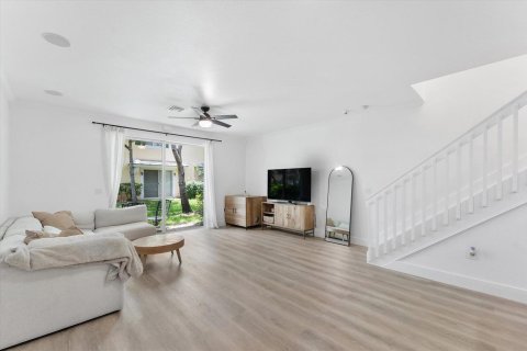 Townhouse in Davie, Florida 3 bedrooms, 157.56 sq.m. № 2187056 - photo 4