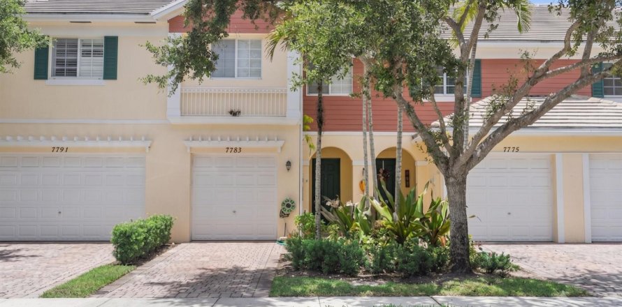 Townhouse in Davie, Florida 3 bedrooms, 157.56 sq.m. № 2187056