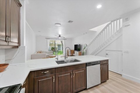 Townhouse in Davie, Florida 3 bedrooms, 157.56 sq.m. № 2187056 - photo 11
