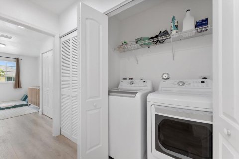 Townhouse in Davie, Florida 3 bedrooms, 157.56 sq.m. № 2187056 - photo 22