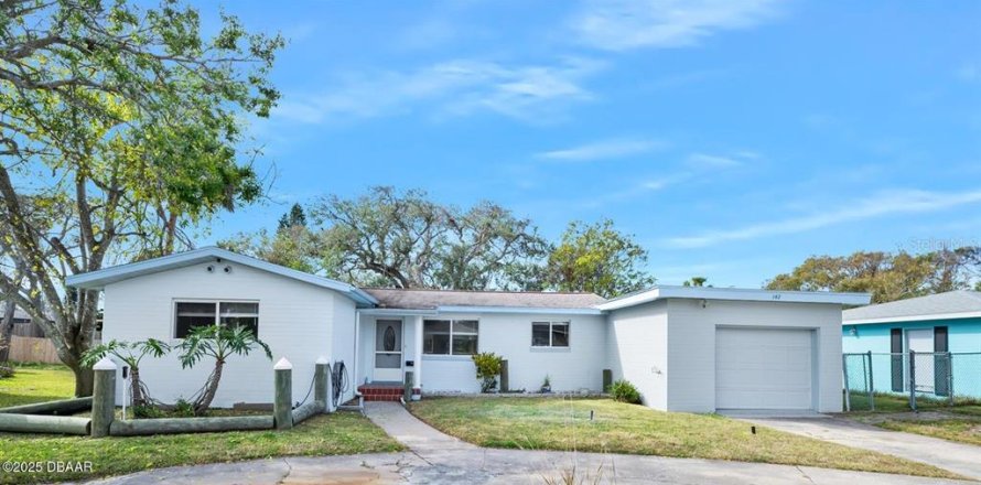 Casa en Ormond Beach, Florida 2 dormitorios, 120.4 m2 № 1555389