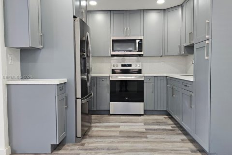 Снять в аренду виллу или дом в Майами, Флорида 3 спальни, № 2046400 - фото 4