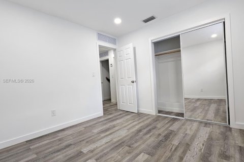 Снять в аренду виллу или дом в Майами, Флорида 3 спальни, № 2046400 - фото 5