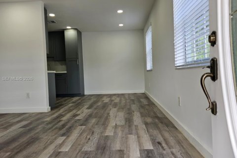 Снять в аренду виллу или дом в Майами, Флорида 3 спальни, № 2046400 - фото 9