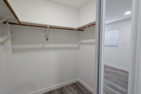 Снять в аренду виллу или дом в Майами, Флорида 3 спальни, № 2046400 - фото 11