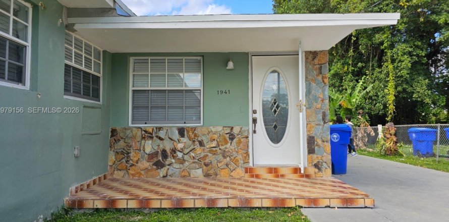 Дом в Майами, Флорида 3 спальни № 2046400