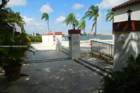 Touwnhouse à vendre à Miami, Floride: 3 chambres, 144 m2 № 2066768 - photo 29