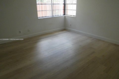 Touwnhouse à vendre à Miami, Floride: 3 chambres, 144 m2 № 2066768 - photo 16