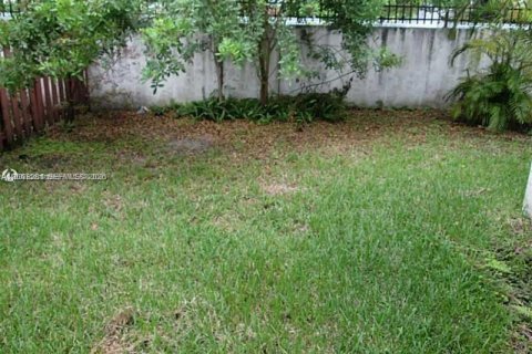 Touwnhouse à vendre à Miami, Floride: 3 chambres, 144 m2 № 2066768 - photo 21