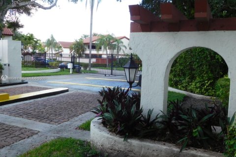 Touwnhouse à vendre à Miami, Floride: 3 chambres, 144 m2 № 2066768 - photo 26