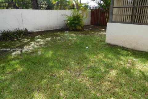 Touwnhouse à vendre à Miami, Floride: 3 chambres, 144 m2 № 2066768 - photo 23