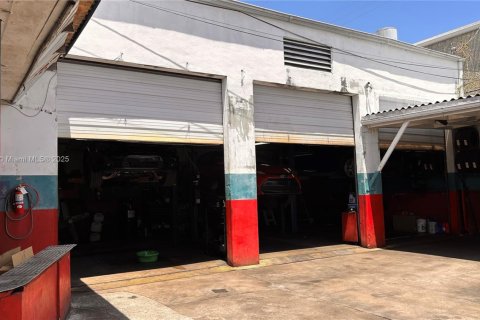 Propiedad comercial en venta en Fort Lauderdale, Florida № 1888312 - foto 5