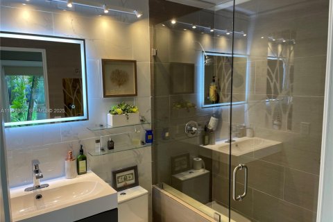 House in Miami, Florida 1 bedroom, 72.46 sq.m. № 1986406 - photo 21