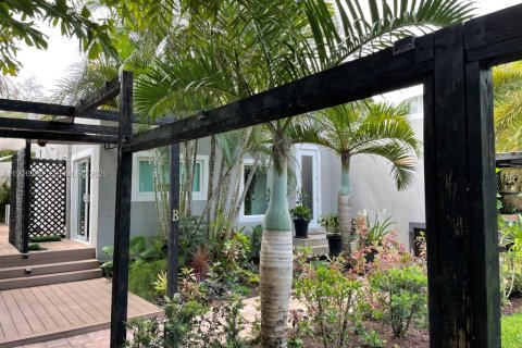 House in Miami, Florida 1 bedroom, 72.46 sq.m. № 1986406 - photo 28