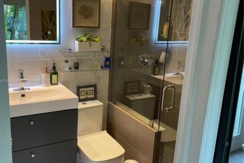 House in Miami, Florida 1 bedroom, 72.46 sq.m. № 1986406 - photo 22