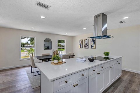 House in Altamonte Springs, Florida 3 bedrooms, 172.05 sq.m. № 1760105 - photo 13