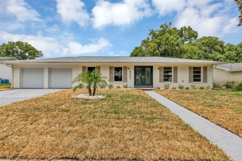 House in Altamonte Springs, Florida 3 bedrooms, 172.05 sq.m. № 1760105 - photo 1