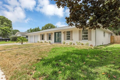 House in Altamonte Springs, Florida 3 bedrooms, 172.05 sq.m. № 1760105 - photo 3