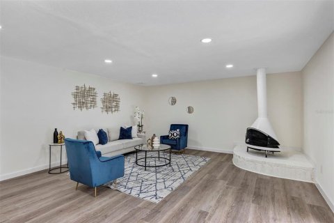 House in Altamonte Springs, Florida 3 bedrooms, 172.05 sq.m. № 1760105 - photo 15