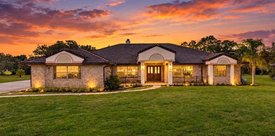 Villa ou maison à Kissimmee, Floride 4 chambres, 320.7 m2 № 2406689