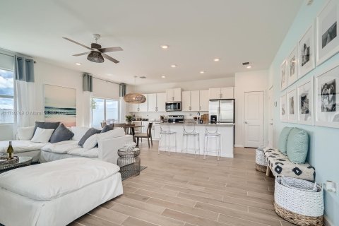 Townhouse in Homestead, Florida 4 bedrooms, 163.23 sq.m. № 1811122 - photo 3