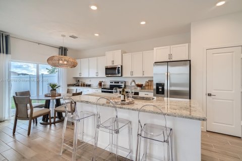 Townhouse in Homestead, Florida 4 bedrooms, 163.23 sq.m. № 1811122 - photo 1