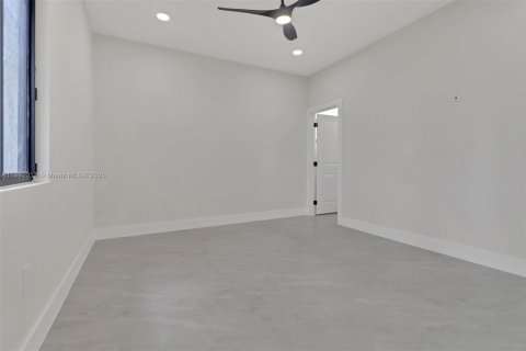 Propiedad comercial en venta en Lehigh Acres, Florida, 221.39 m2 № 1947061 - foto 27