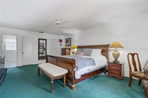 House in Nokomis, Florida 4 bedrooms, 242.01 sq.m. № 2306301 - photo 13