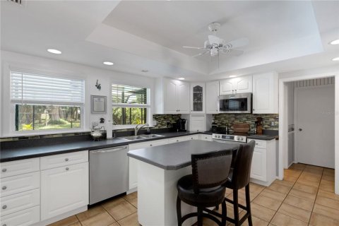 House in Nokomis, Florida 4 bedrooms, 242.01 sq.m. № 2306301 - photo 28