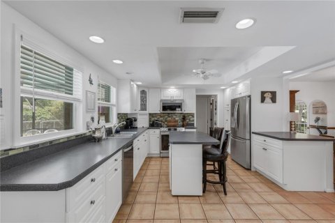 House in Nokomis, Florida 4 bedrooms, 242.01 sq.m. № 2306301 - photo 25
