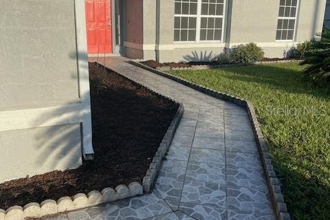 Villa ou maison à vendre à Kissimmee, Floride: 4 chambres, 177.44 m2 № 2400942 - photo 2