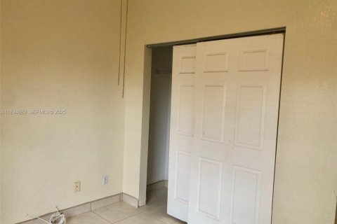 Casa en alquiler en Hallandale Beach, Florida, 3 dormitorios, 157.93 m2 № 1992846 - foto 13