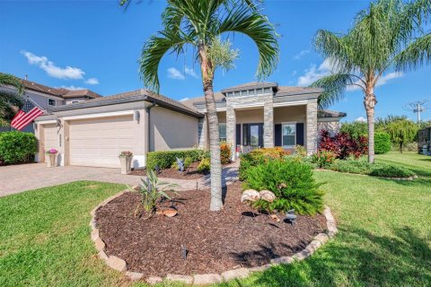 House in Bradenton, Florida 4 bedrooms, 252.79 sq.m. № 2312470 - photo 2