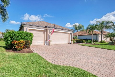 House in Bradenton, Florida 4 bedrooms, 252.79 sq.m. № 2312470 - photo 9