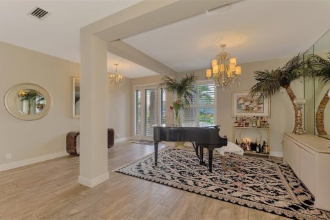 House in Bradenton, Florida 4 bedrooms, 252.79 sq.m. № 2312470 - photo 17