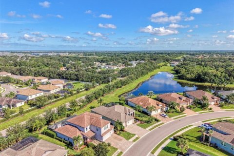 House in Bradenton, Florida 4 bedrooms, 252.79 sq.m. № 2312470 - photo 7