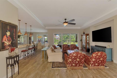 House in Bradenton, Florida 4 bedrooms, 252.79 sq.m. № 2312470 - photo 24