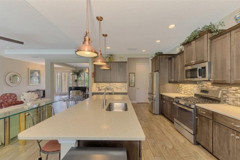 House in Bradenton, Florida 4 bedrooms, 252.79 sq.m. № 2312470 - photo 14