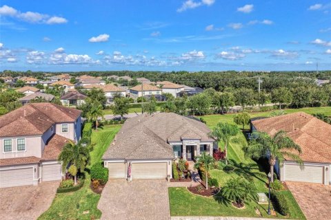 House in Bradenton, Florida 4 bedrooms, 252.79 sq.m. № 2312470 - photo 5