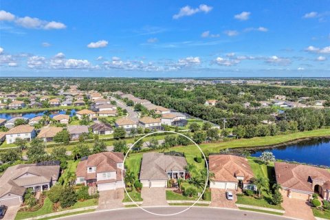 House in Bradenton, Florida 4 bedrooms, 252.79 sq.m. № 2312470 - photo 8