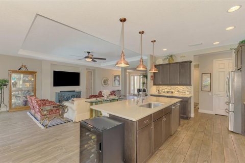 House in Bradenton, Florida 4 bedrooms, 252.79 sq.m. № 2312470 - photo 11